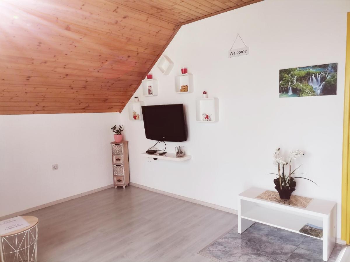 Apartment Dolores Smoljanac Exteriör bild