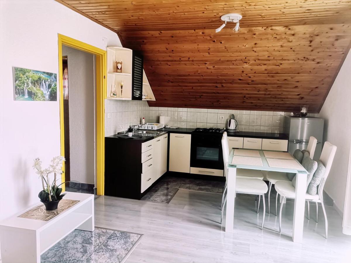 Apartment Dolores Smoljanac Exteriör bild